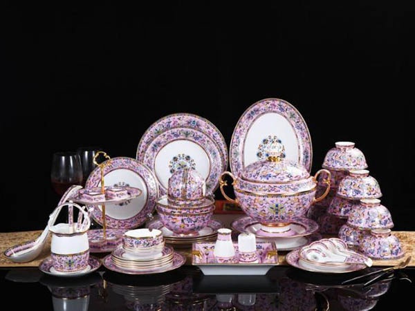 85頭粉紅琺瑯彩餐具¥16,800.00